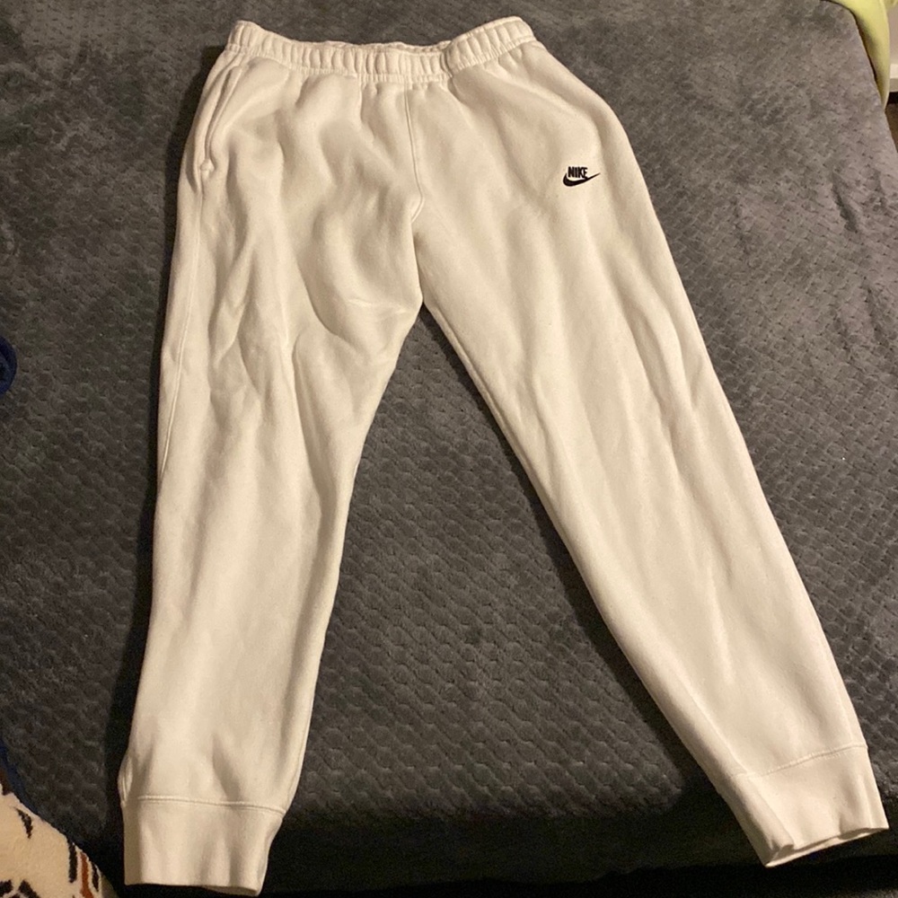 white nike sweat pants.